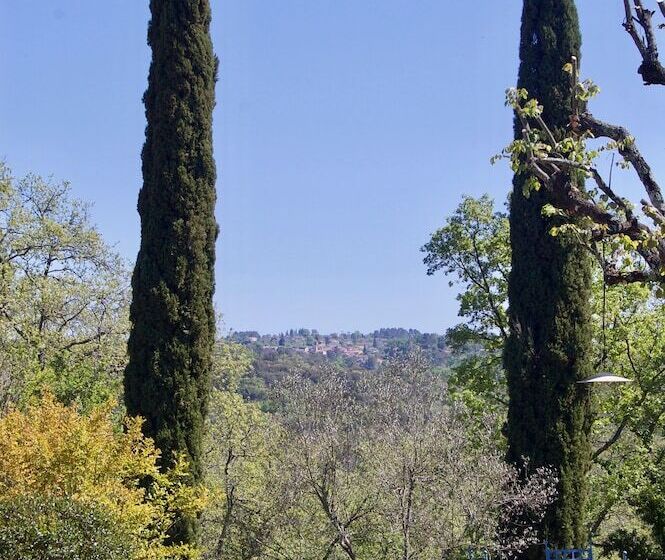 تختخواب و صبحانه Bergerie Des Suanes
