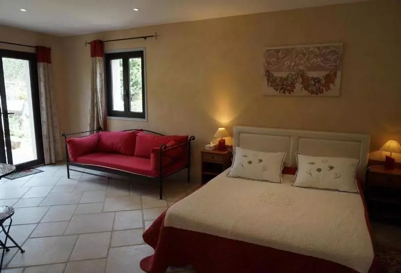 تختخواب و صبحانه Chambre D'hôtes Domaine Pero Longo