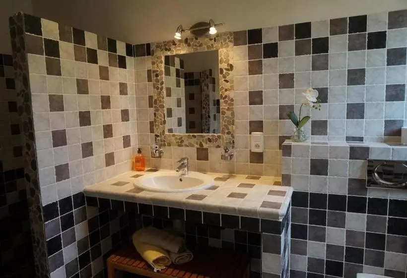 تختخواب و صبحانه Chambre D'hôtes Domaine Pero Longo