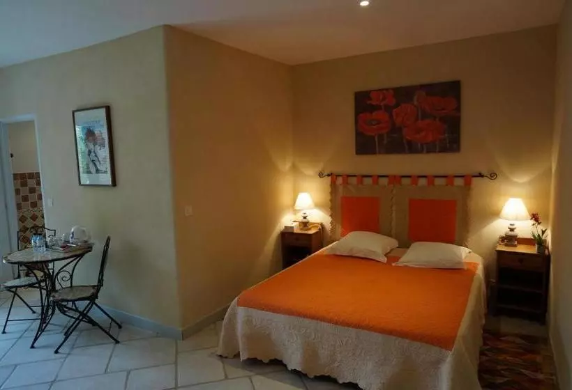 تختخواب و صبحانه Chambre D'hôtes Domaine Pero Longo