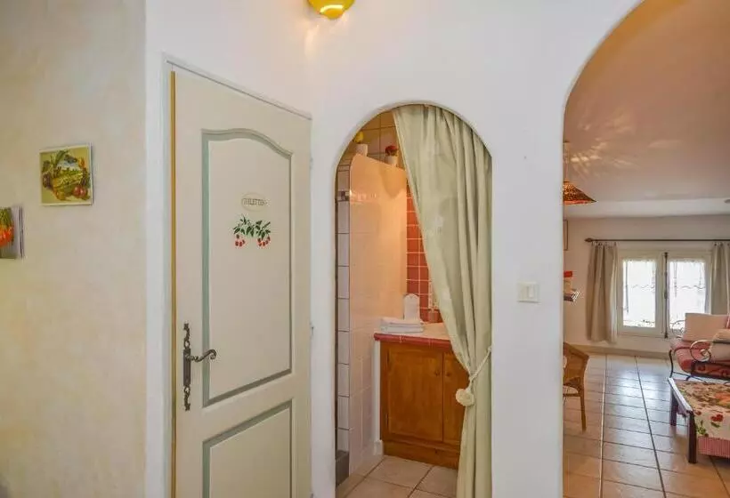 ベッドアンドブレックファースト Chambres D Hôtes Le Colombier