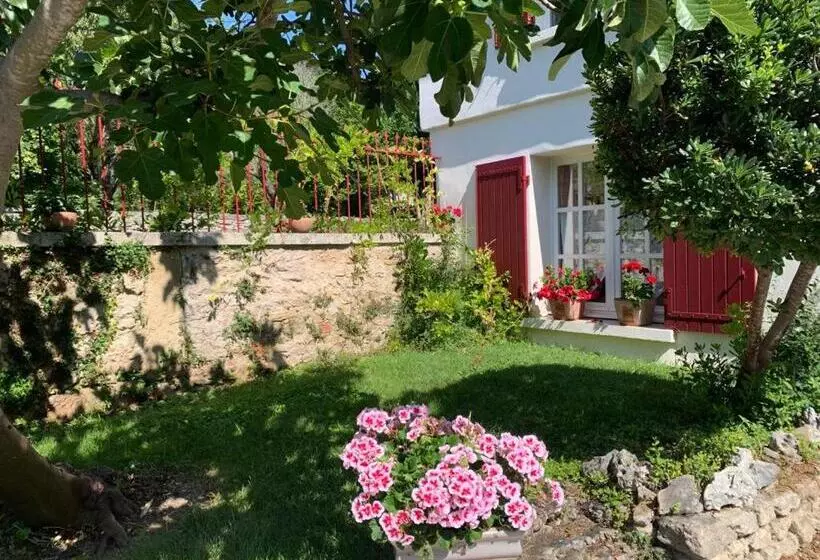 ベッドアンドブレックファースト Chambres D Hôtes Le Colombier