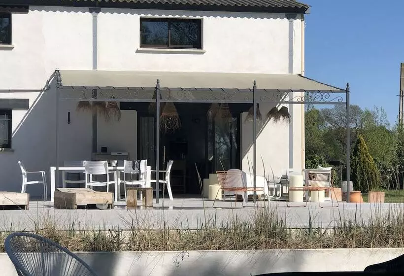 تختخواب و صبحانه Le Mazet Chambre D Hôtes