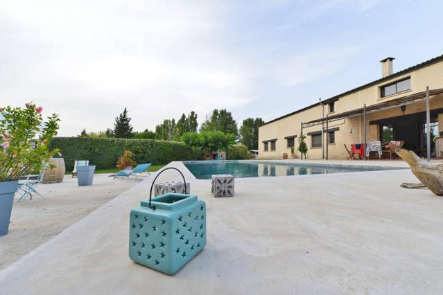 مبيت وإفطار Le Mazet Chambre D Hôtes