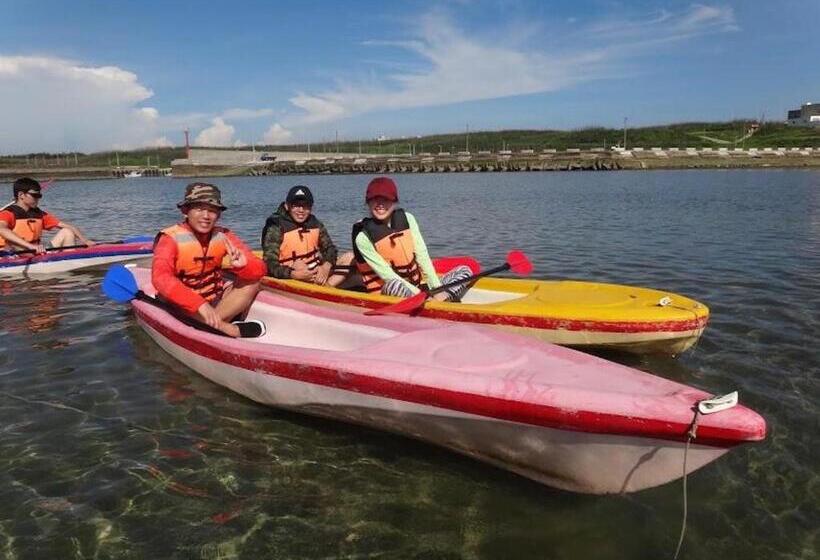 تختخواب و صبحانه Provence Homestay