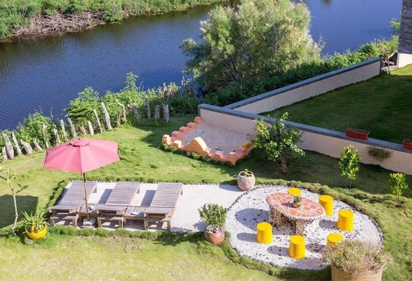 تختخواب و صبحانه Provence Homestay