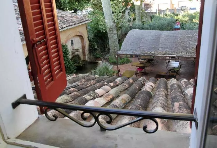 ホテル Auberge De Correns