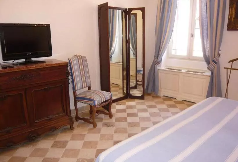ホテル Auberge De Correns