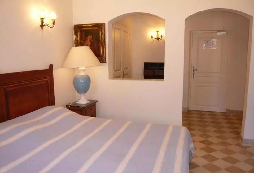 ホテル Auberge De Correns