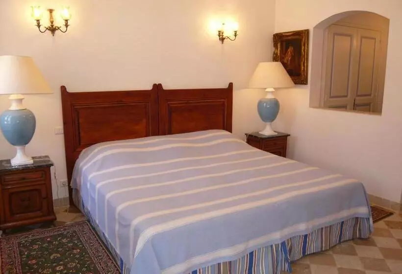 ホテル Auberge De Correns