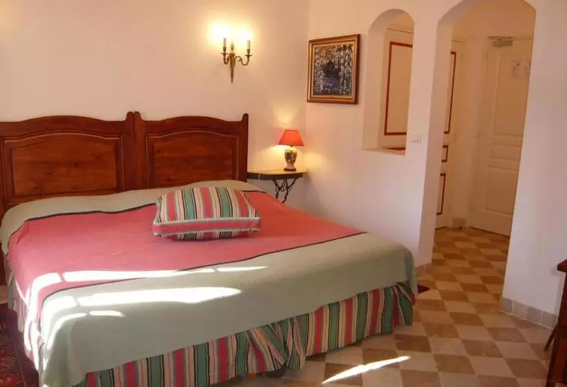 ホテル Auberge De Correns