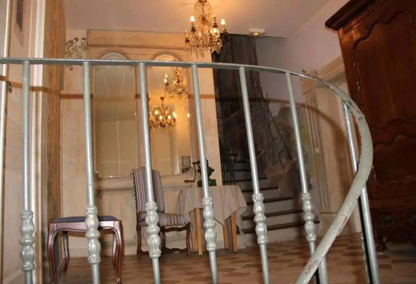 ホテル Auberge De Correns