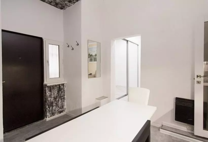 هتل Bunin Suites
