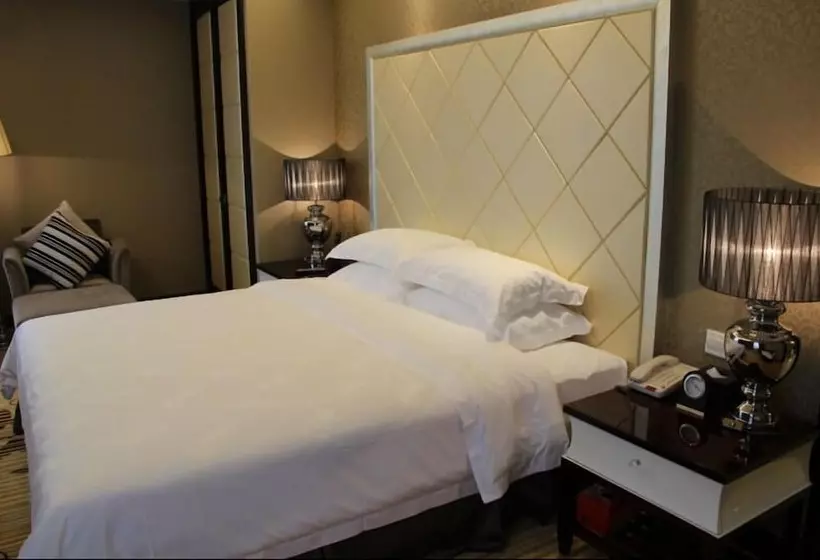 Country Garden Phoenix Hotel Yunfu