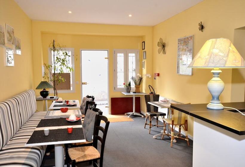 فندق De La Villa Biron