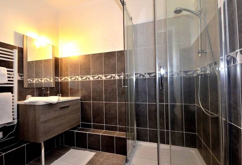 فندق De La Villa Biron