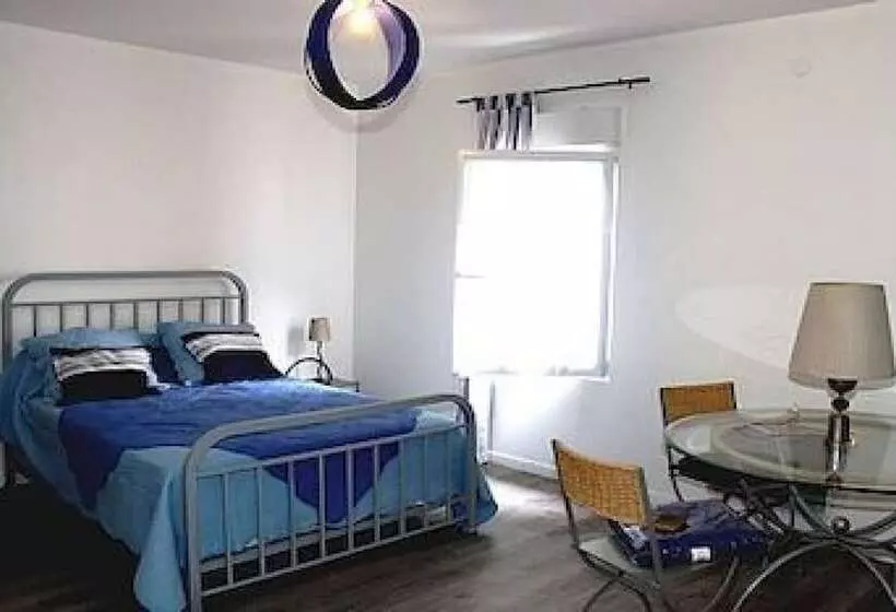 هتل De La Villa Biron