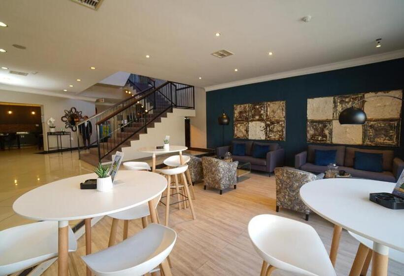 Inani Hotel Gallagher