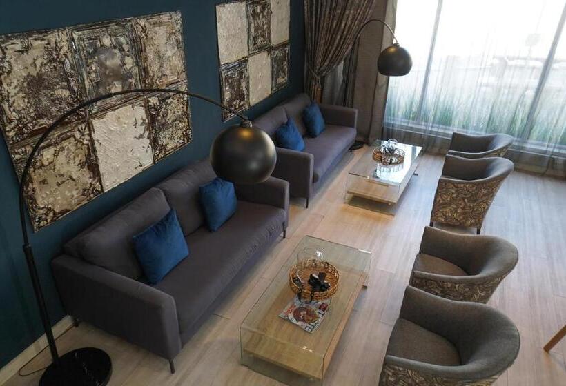 Inani Hotel Gallagher