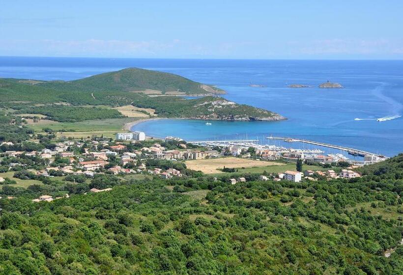 בית מלון כפרי Le Tomino