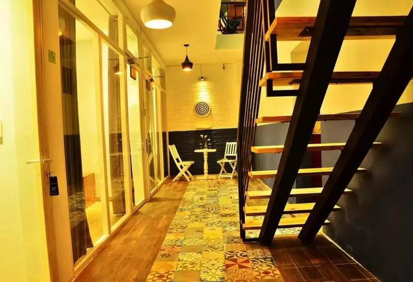 هتل Lighthouse Boutique