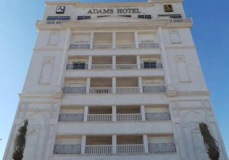 هتل Adams