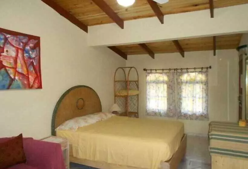 هتل Casa Blanca