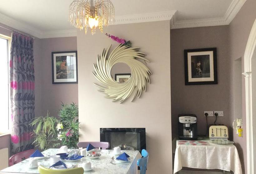 Hotel Cherry Tree Guesthouse