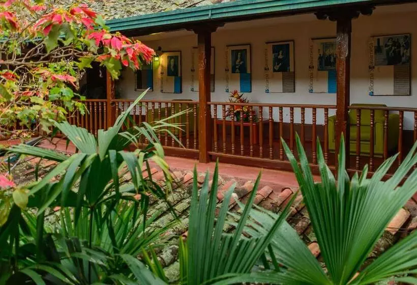 ホテル Hosteria Colonial La Cueva De Leo