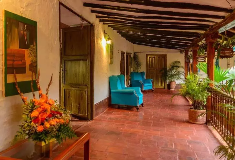 ホテル Hosteria Colonial La Cueva De Leo