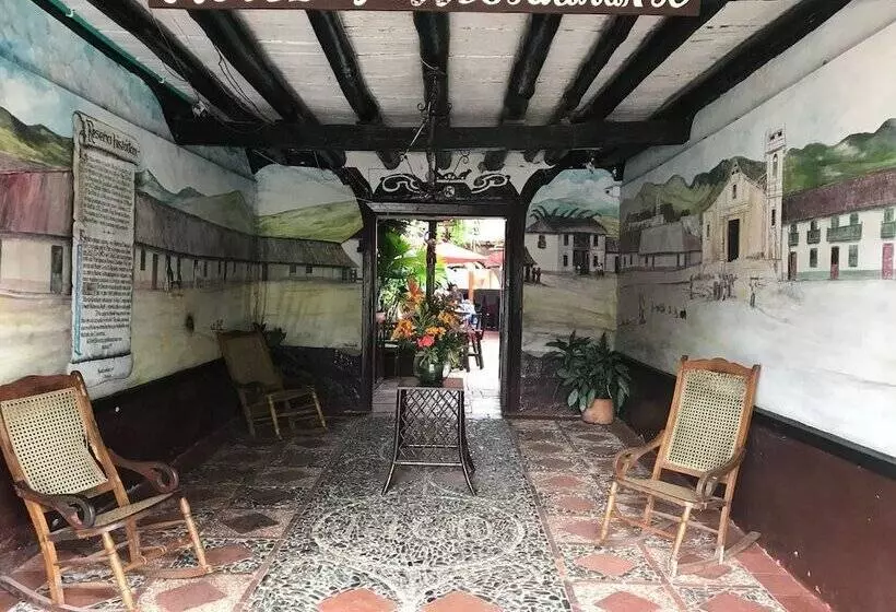 ホテル Hosteria Colonial La Cueva De Leo