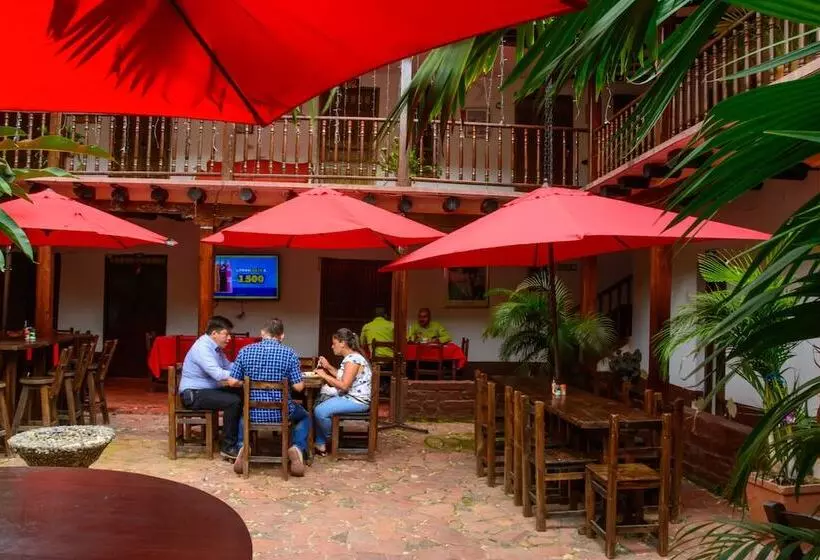 ホテル Hosteria Colonial La Cueva De Leo