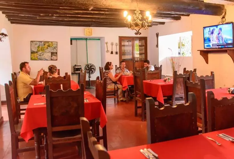 ホテル Hosteria Colonial La Cueva De Leo