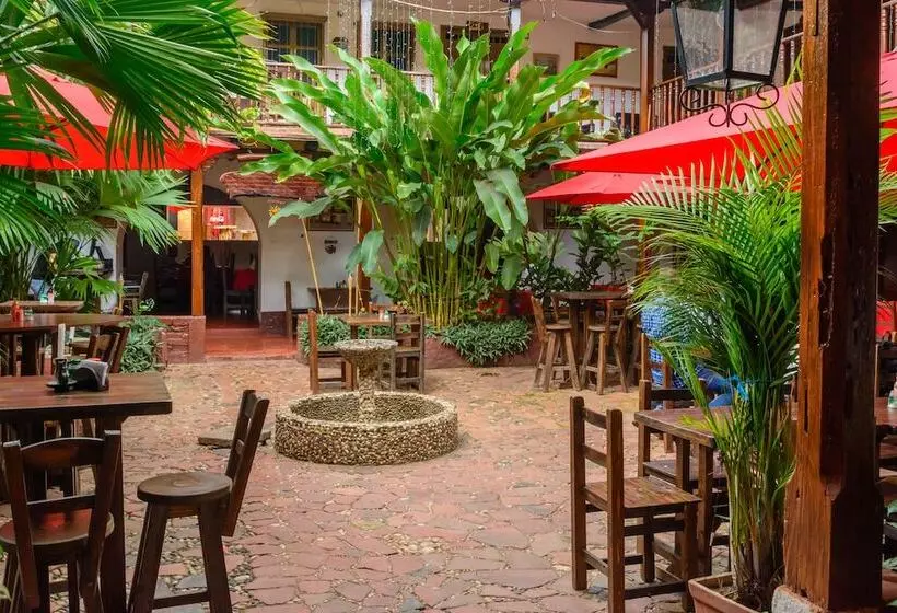 ホテル Hosteria Colonial La Cueva De Leo