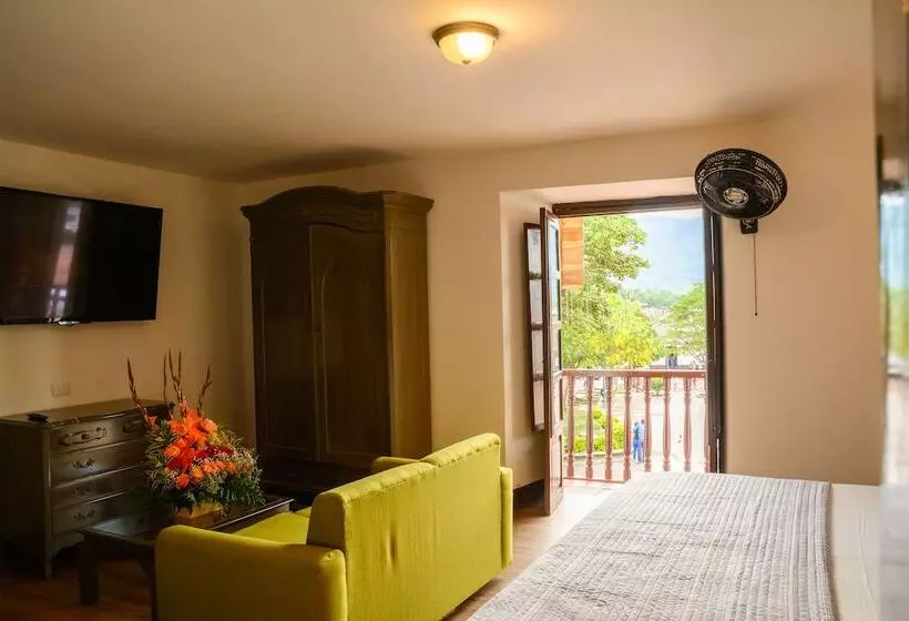 ホテル Hosteria Colonial La Cueva De Leo