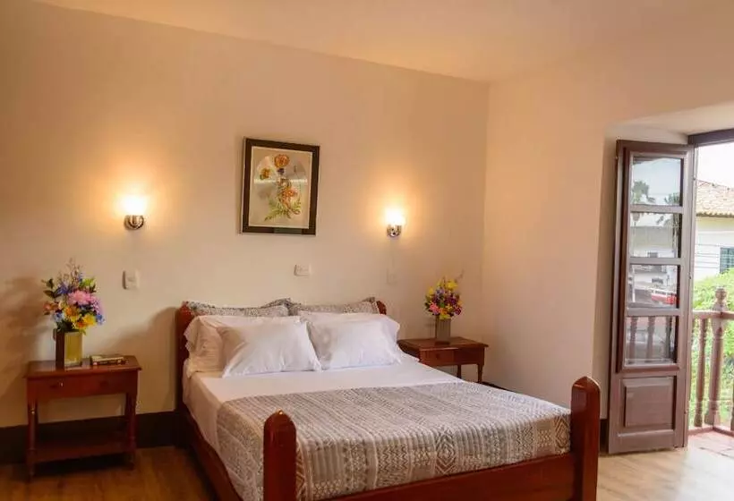 ホテル Hosteria Colonial La Cueva De Leo
