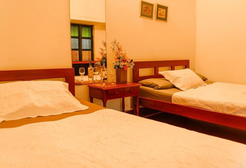 Hotel Hosteria Colonial La Cueva De Leo