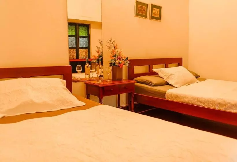 ホテル Hosteria Colonial La Cueva De Leo