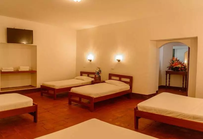 ホテル Hosteria Colonial La Cueva De Leo