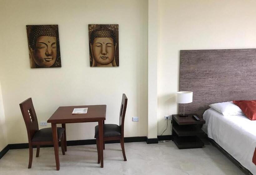 فندق Las Mercedes Airport Quito