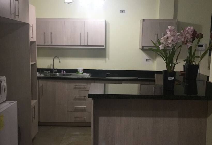 فندق Las Mercedes Airport Quito