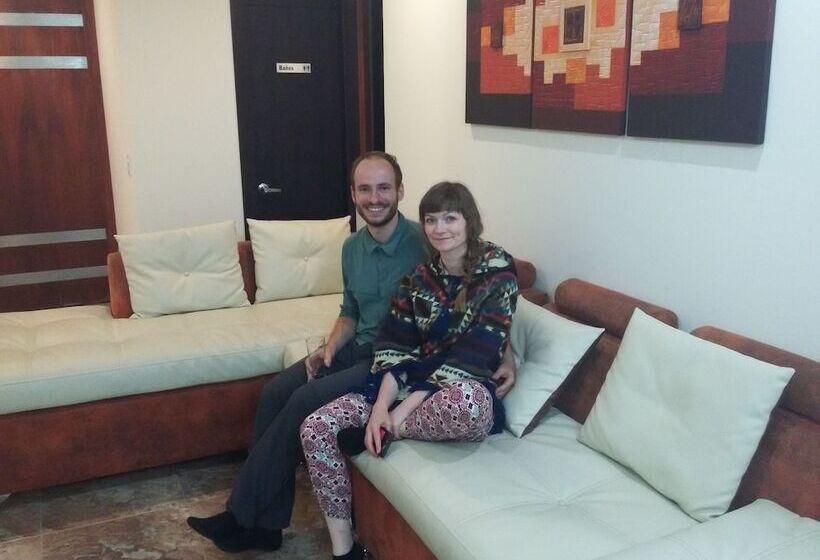 فندق Las Mercedes Airport Quito