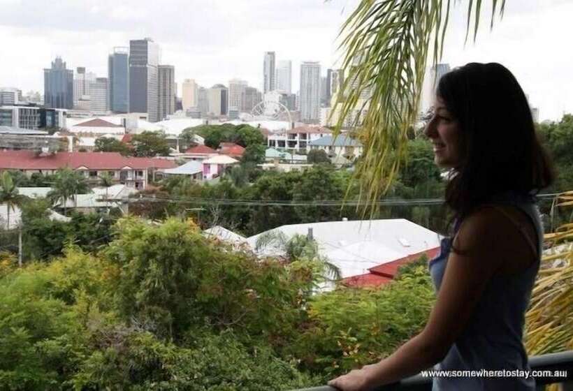 בית מלון כפרי Somewhere To Stay Backpackers