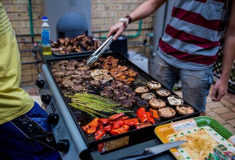 בית מלון כפרי Somewhere To Stay Backpackers