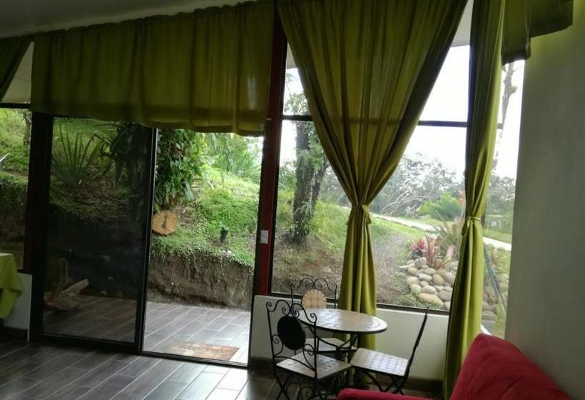 تختخواب و صبحانه Arenal Garden Lodge