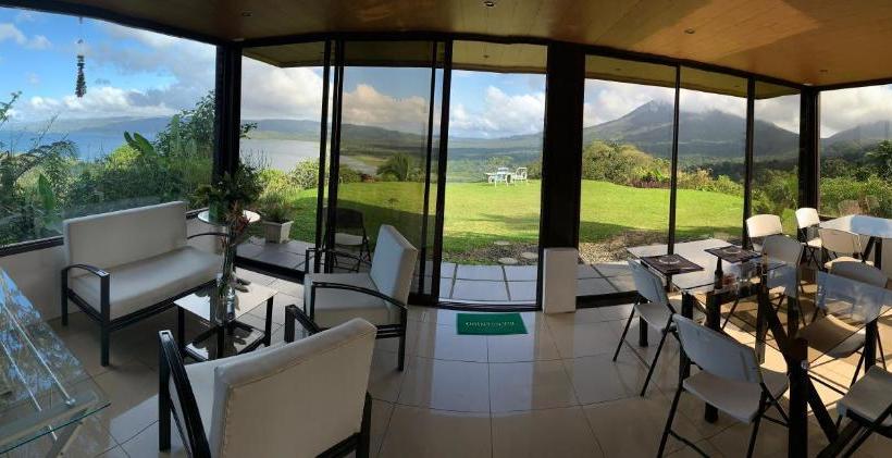 تختخواب و صبحانه Arenal Garden Lodge