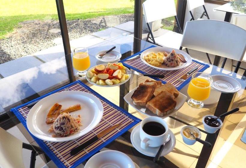 تختخواب و صبحانه Arenal Garden Lodge