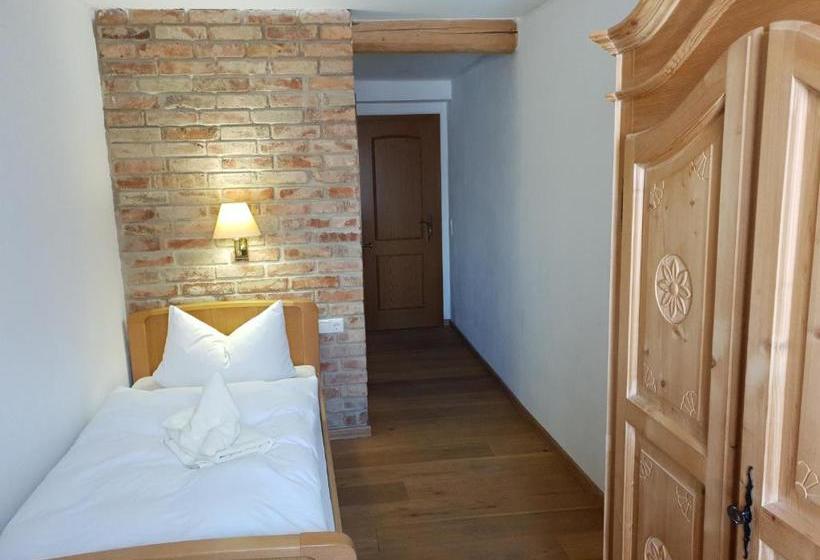 Отель Landhaus Akazienhof