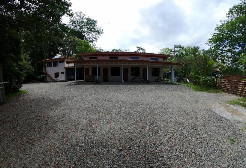 هتل Laureles Collection Uvita   Cabinas Los Laureles