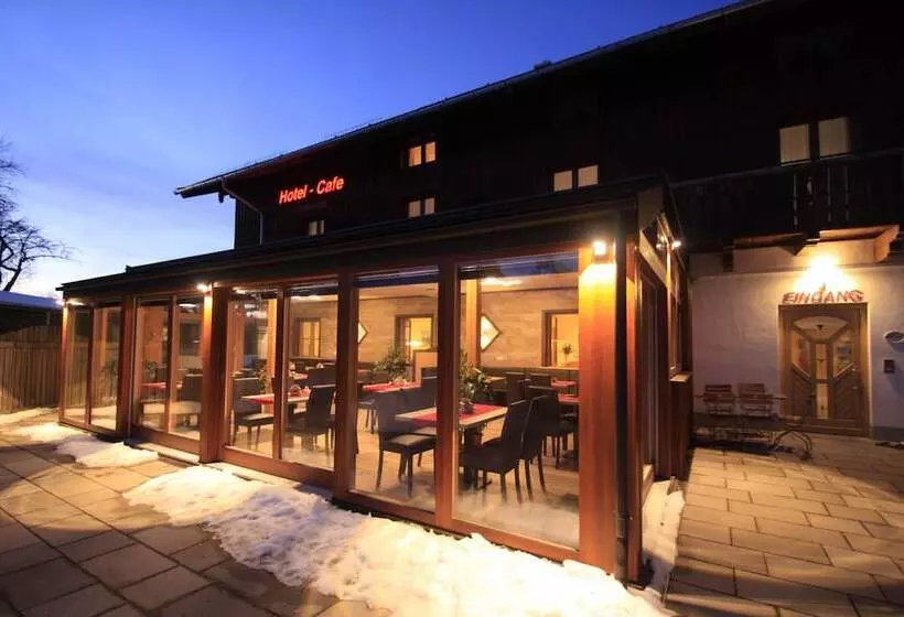 ホテル Cafe Hanfstingl